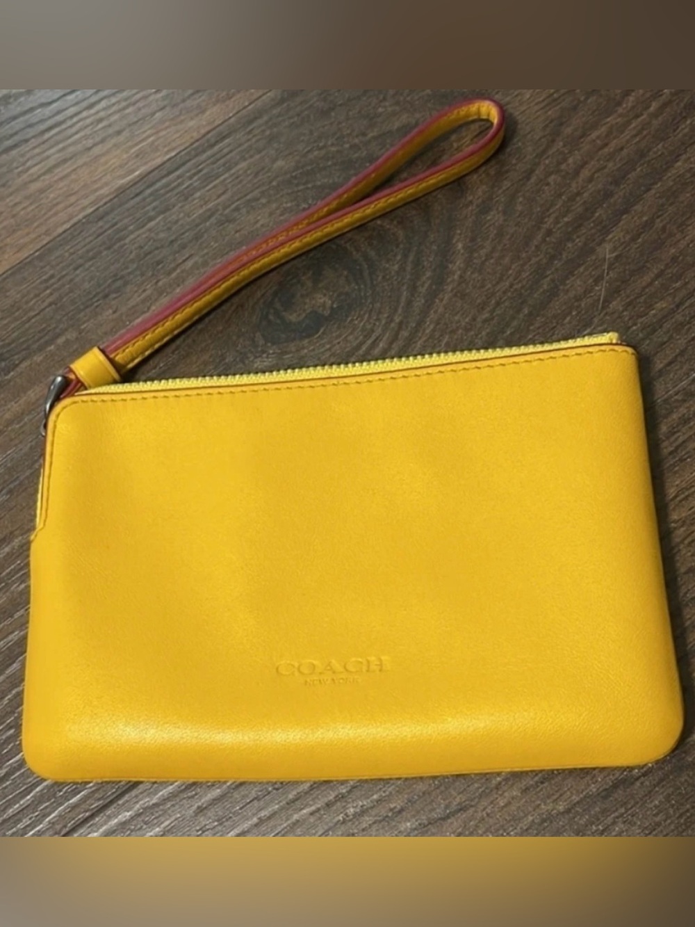Coach X Disney F59528 Mickey Mouse Wristlet Banana Yellow - Picture 2 of 2